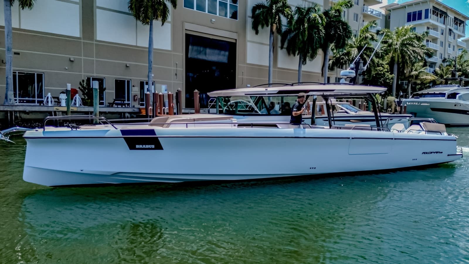 2026 Axopar 45 Cross Top - Photo 8
