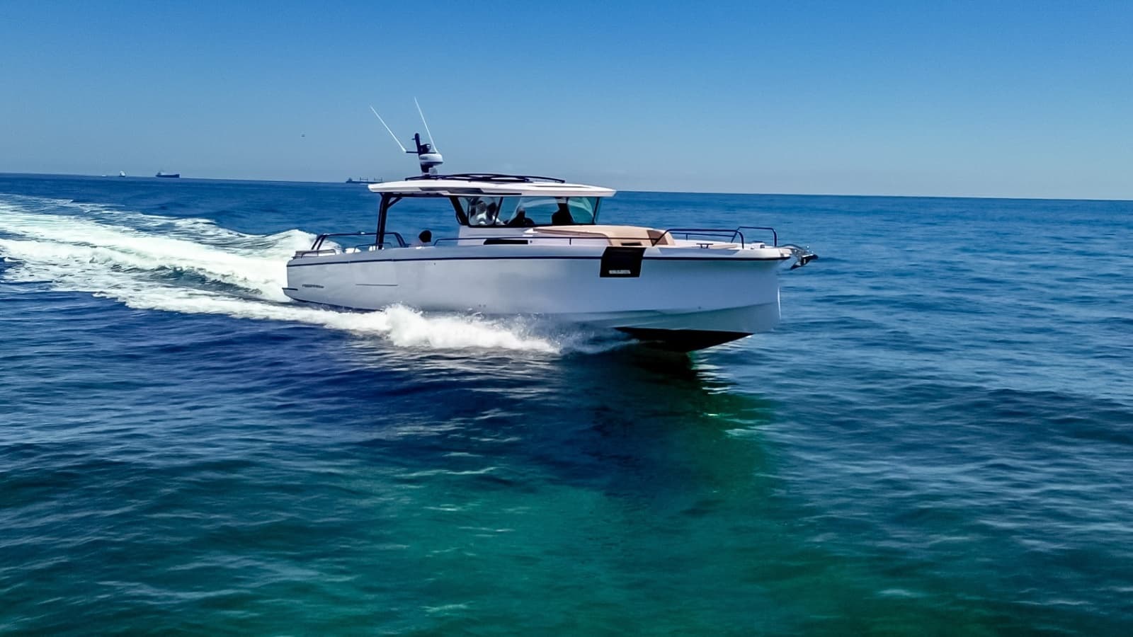2026 Axopar 45 Cross Top - Photo 36
