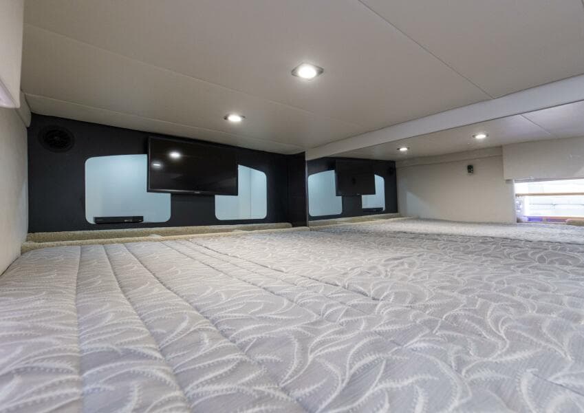 2017 37 Formula 370 SS Bluebird Rear Stateroom