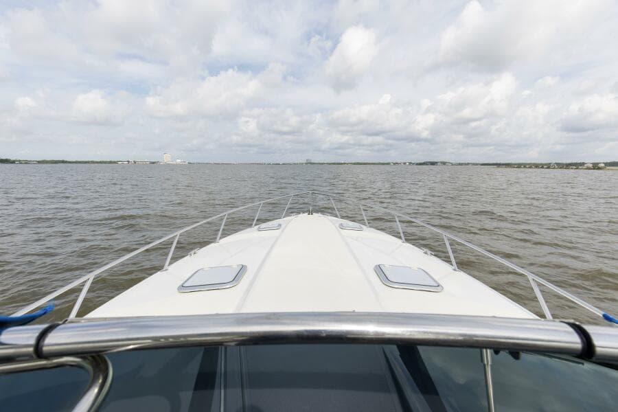 2017 37 Formula 370 SS Bluebird Bow (2)