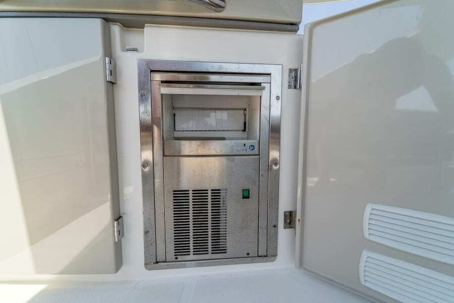 2023 Absolute 62 Fly