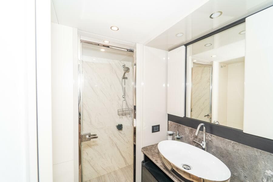 2023 Absolute 62 Fly