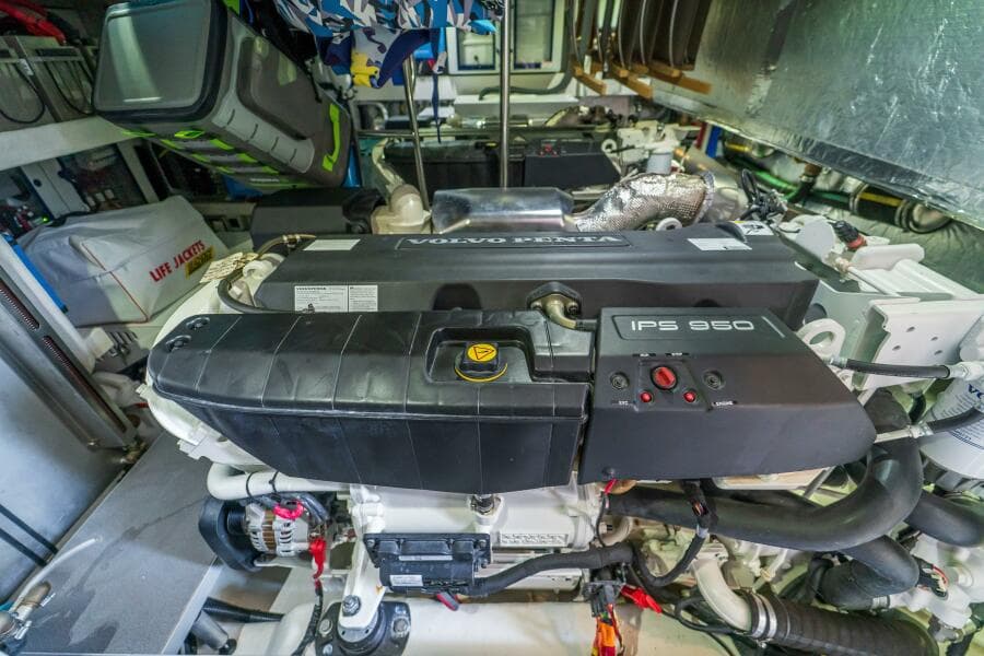 2023 Absolute 62 Fly