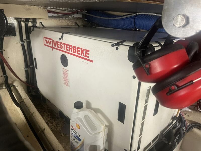 2001 Great Harbour GH47