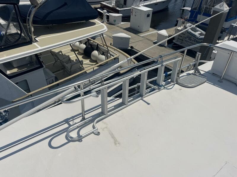 2001 Great Harbour GH47