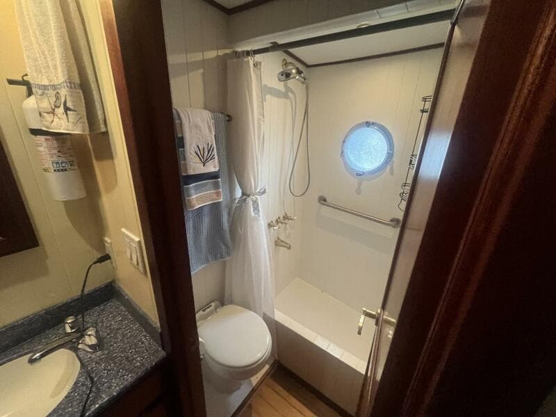 2001 Great Harbour GH47