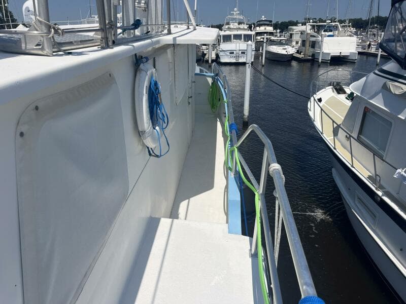 2001 Great Harbour GH47