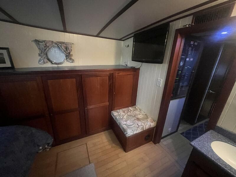 2001 Great Harbour GH47