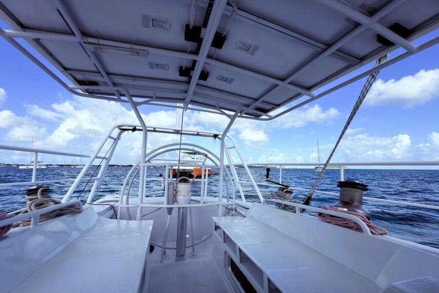 02 Cockpit Mare Via 52 Caribbean