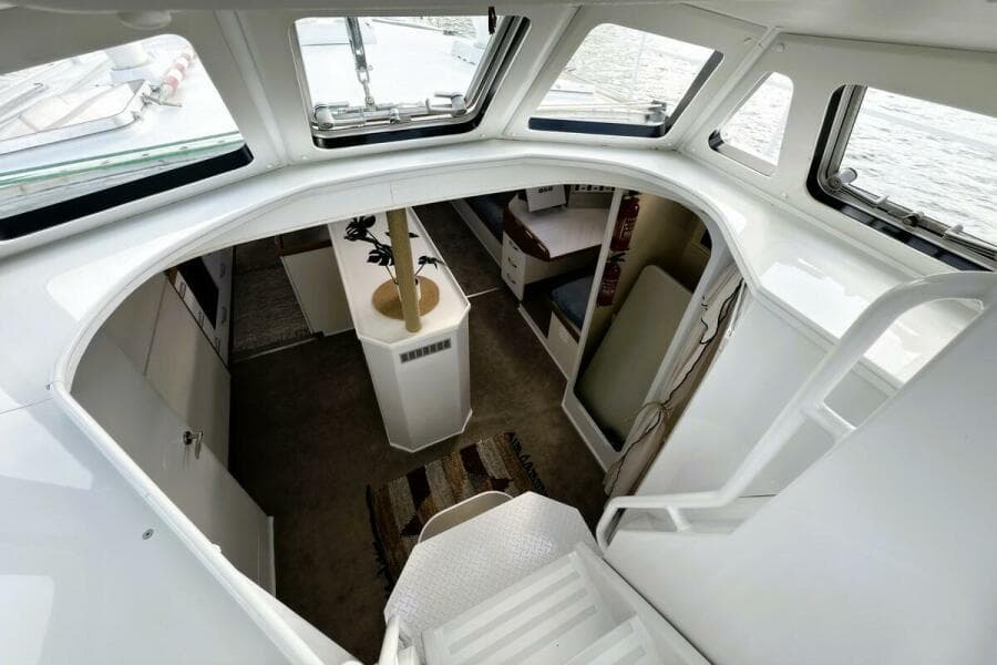 06 Companionway Mare Via 52 Caribbean