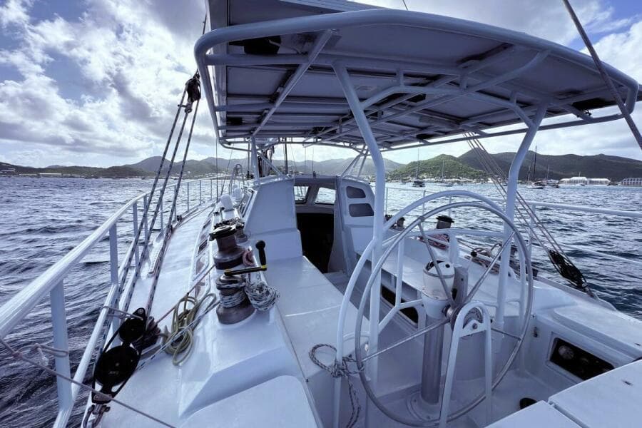 02 Cockpit Mare Via 52 Caribbean