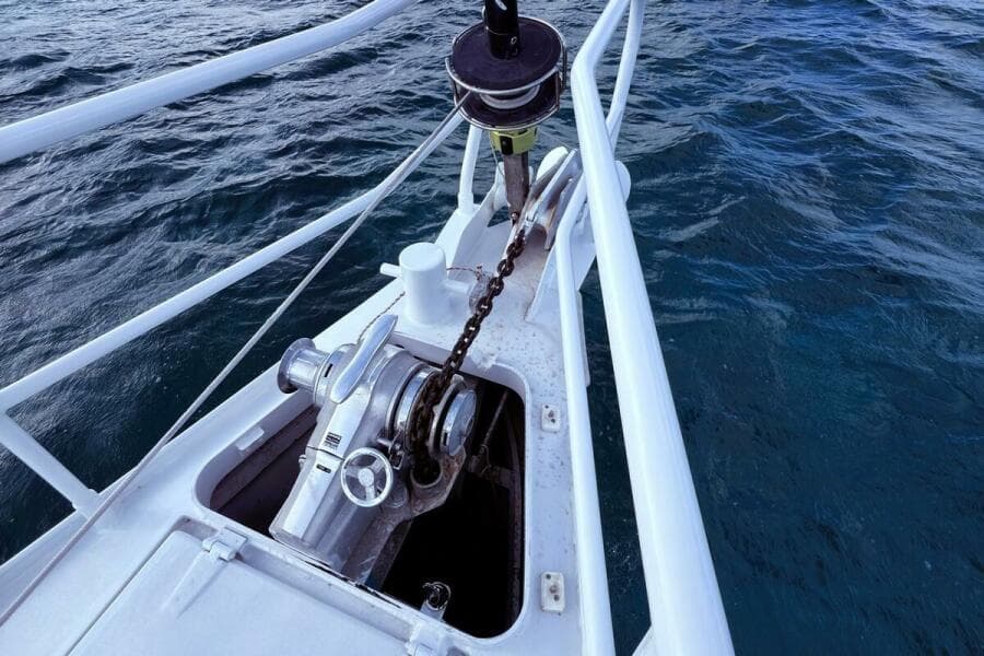 03 Deck Ground Tackle Mare Via 52 Caribbean