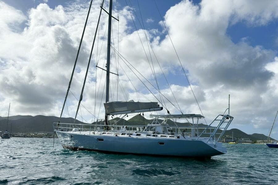 01 Anchored Mare Via 52 Caribbean