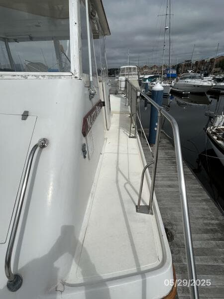 36' Kadey-Krogen port side deck