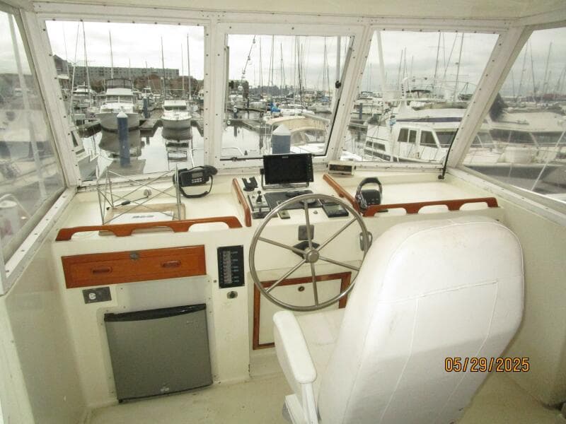 36' Kadey-Krogen flybridge forward