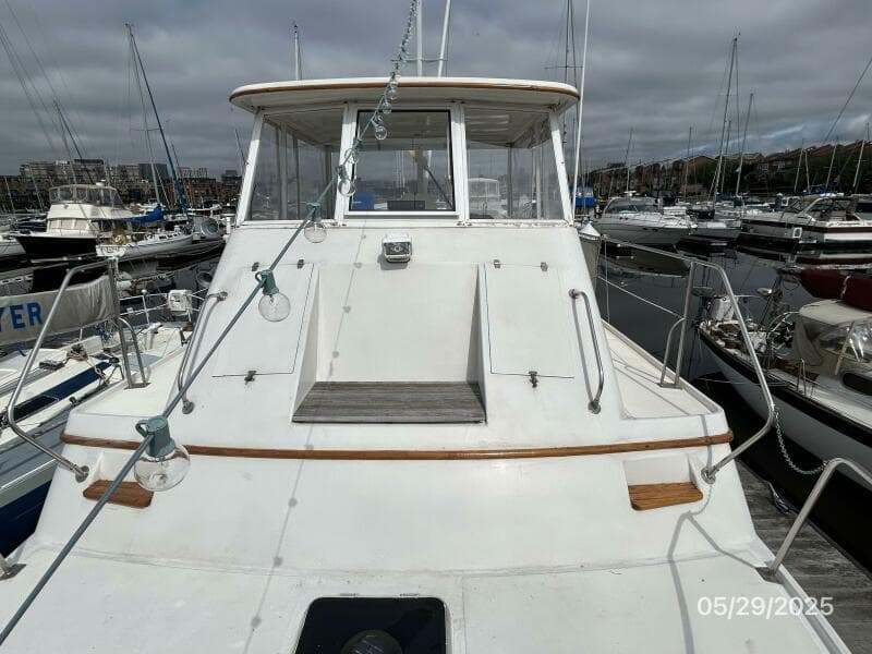 36' Kadey-Krogen foredeck aft