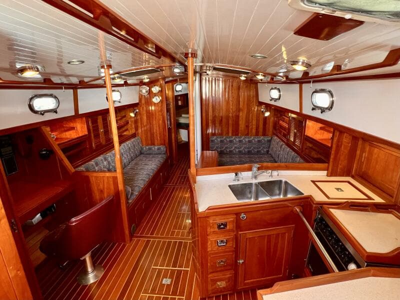 2001 Shannon 43 Cutter