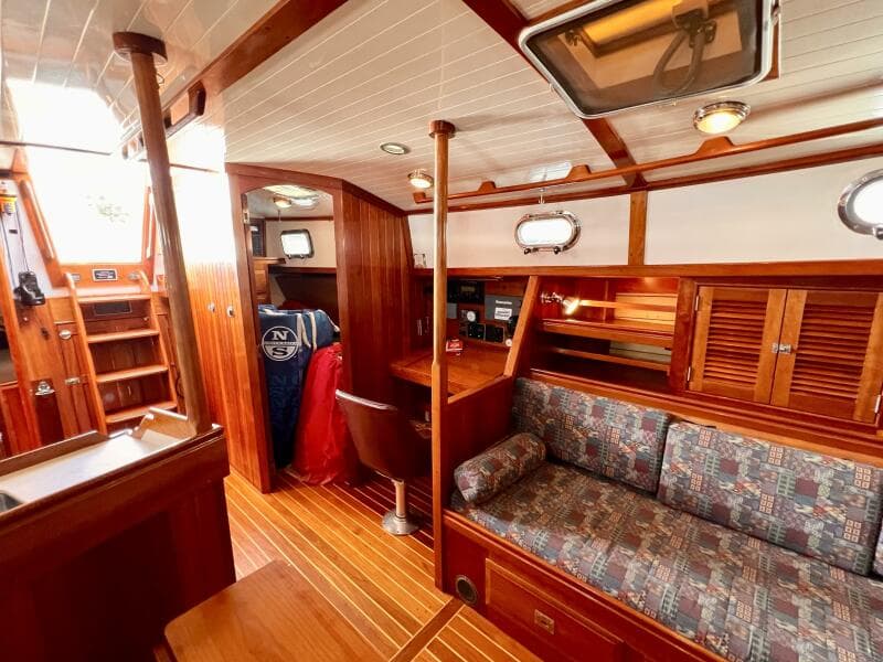 2001 Shannon 43 Cutter