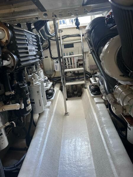 Riviera 51 Down Under  - Engine Room