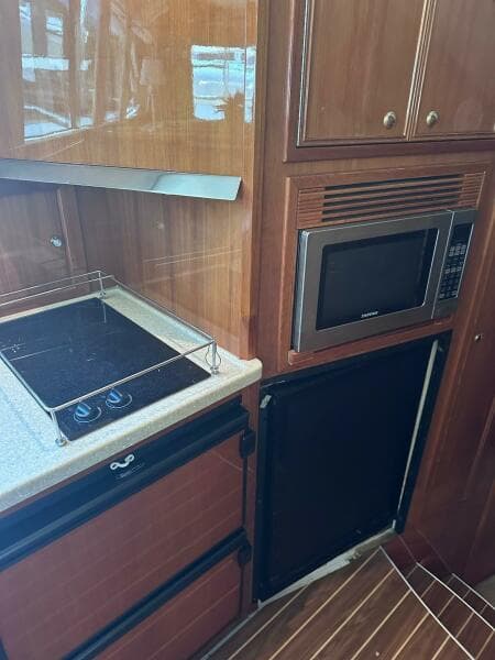 Riviera 51 Down Under  - Galley