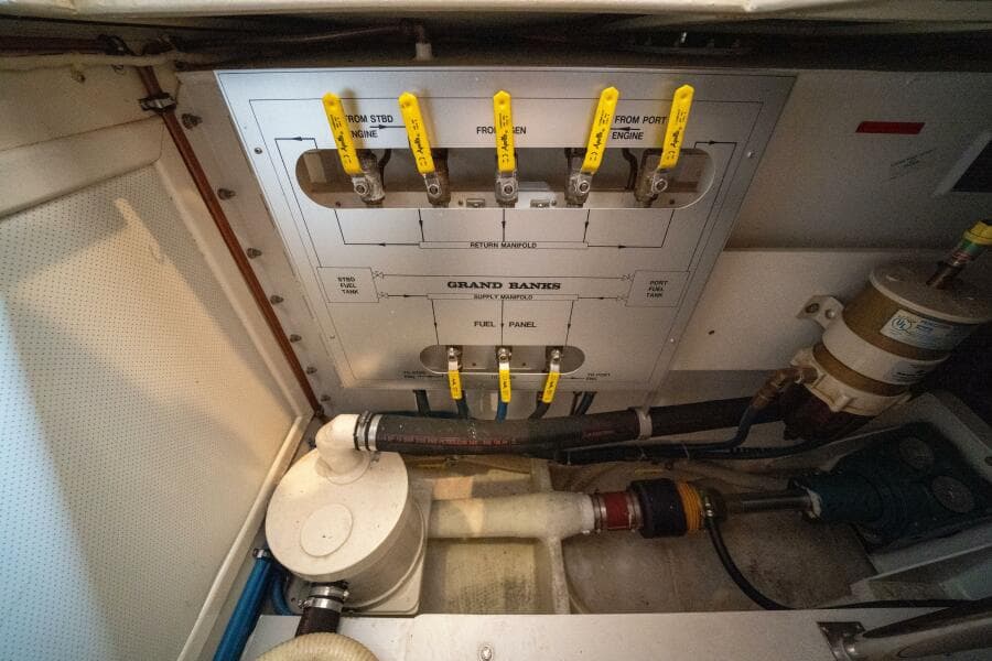 2001 Grand Banks 42 Classic