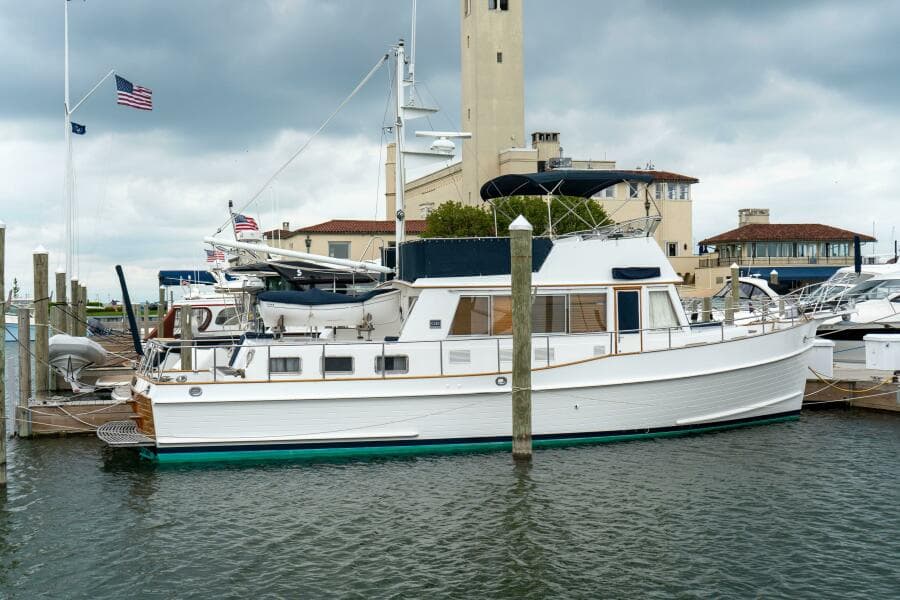 2001 Grand Banks 42 Classic