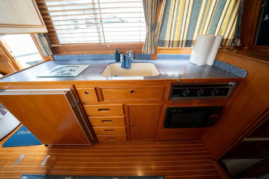 2001 Grand Banks 42 Classic