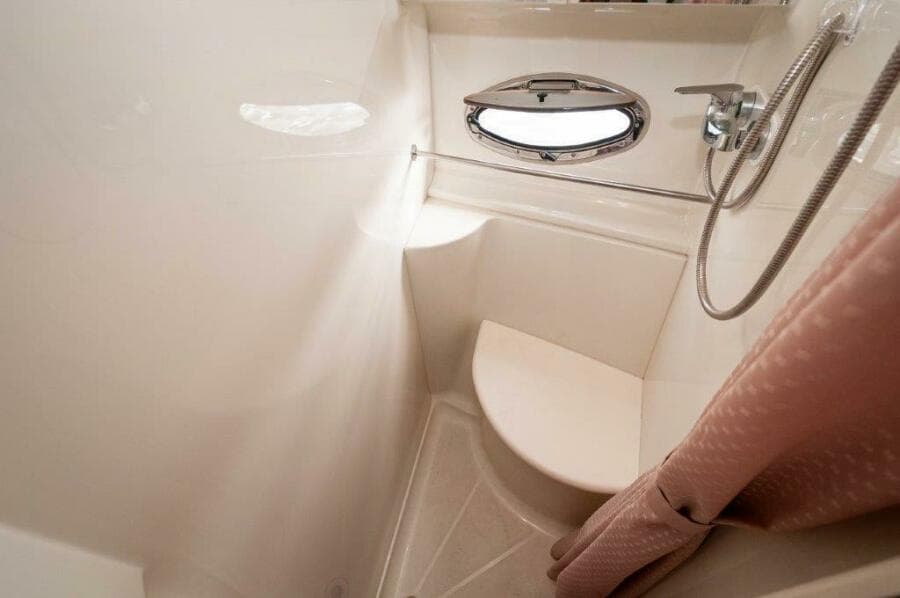 2002 Carver 444 CPMY- Graham's Enterprise 