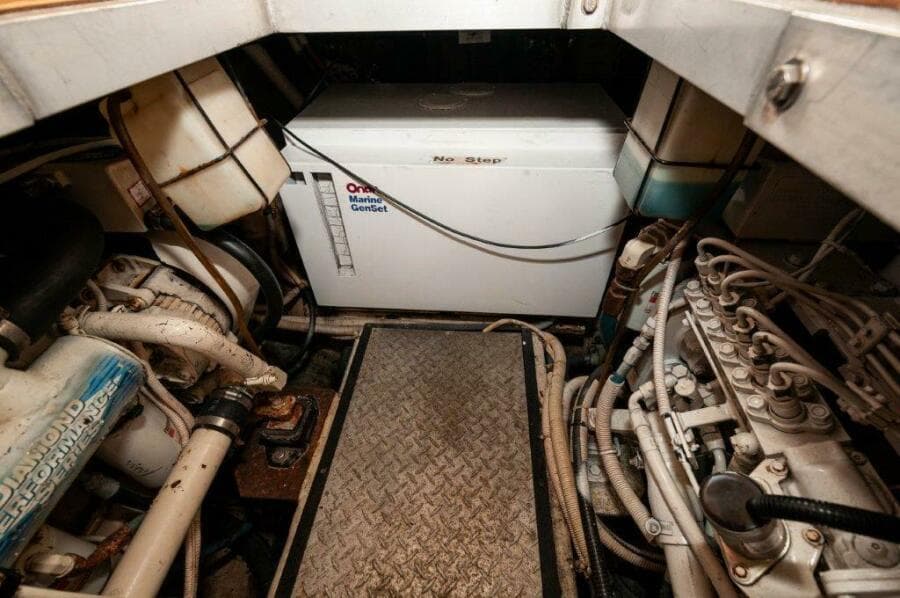 2002 Carver 444 CPMY- Graham's Enterprise 