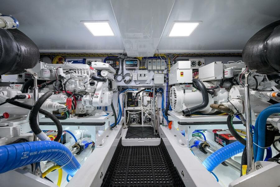 2004 Rybovich 62 Base Camp - Engine Room