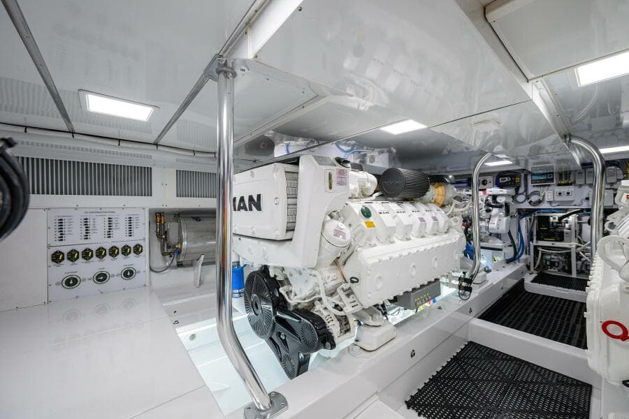2004 Rybovich 62 Base Camp - Engine Room