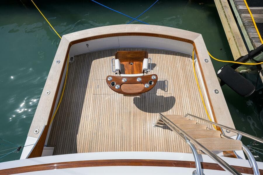 2004 Rybovich 62 Base Camp - Cockpit