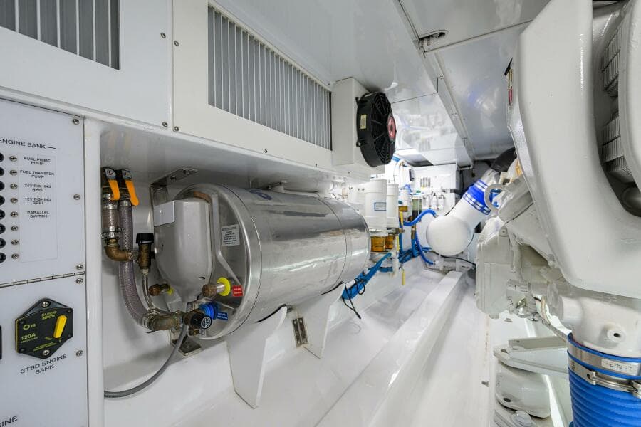 2004 Rybovich 62 Base Camp - Engine Room