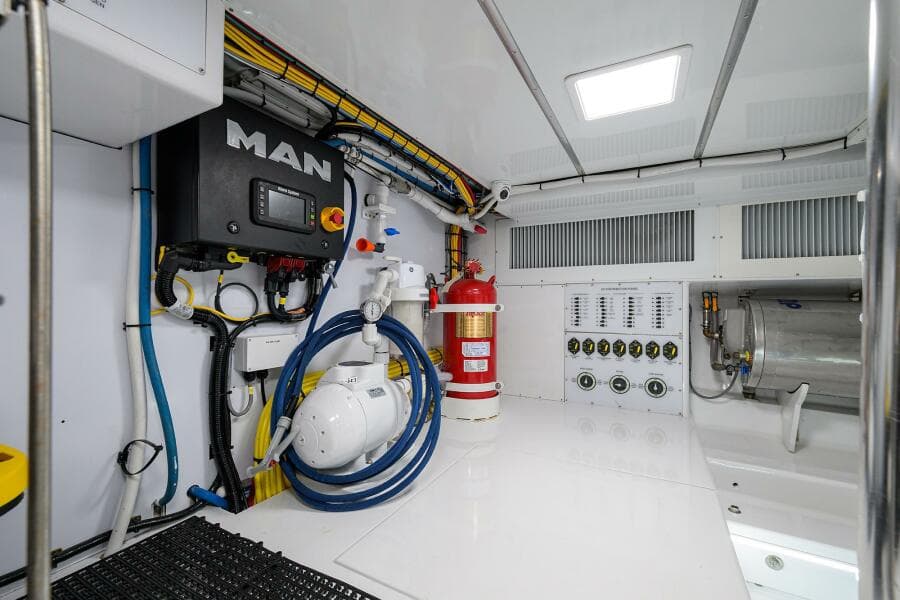 2004 Rybovich 62 Base Camp - Engine Room