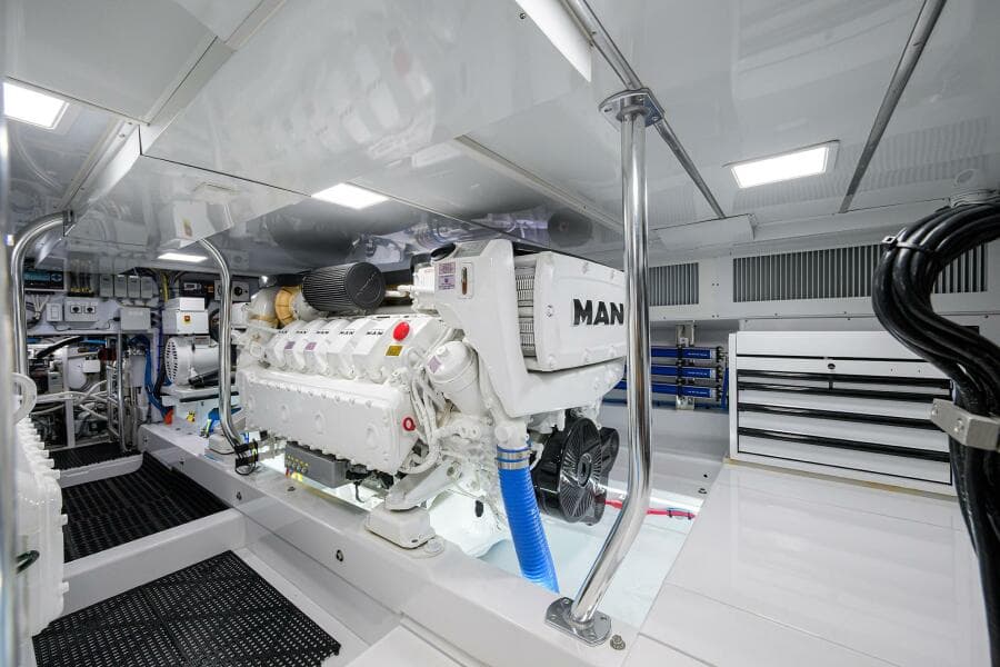 2004 Rybovich 62 Base Camp - Engine Room