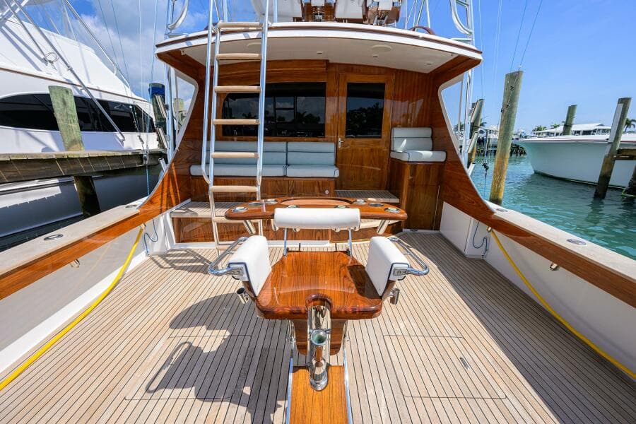 2004 Rybovich 62 Base Camp - Cockpit