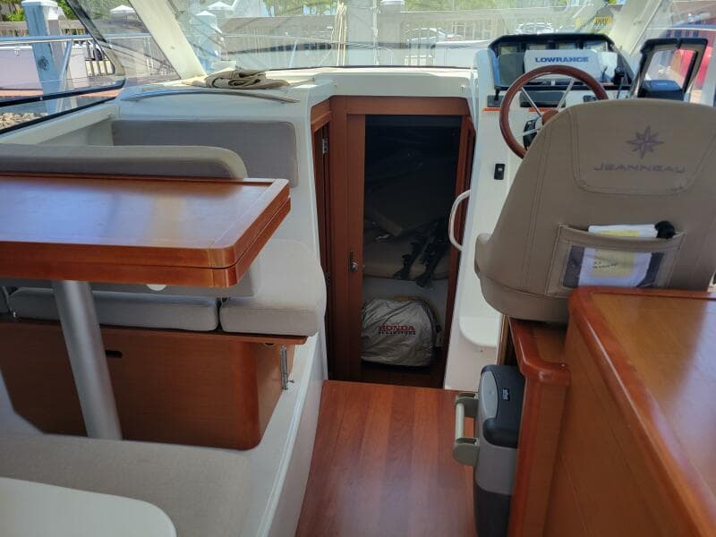 2016 Jeanneau Merry Fisher 855