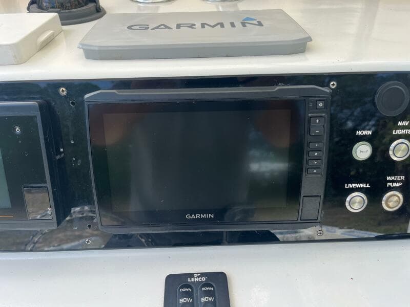 Garmin navigation system on 1998 Blue Fin 25 Center Console boat dashboard.