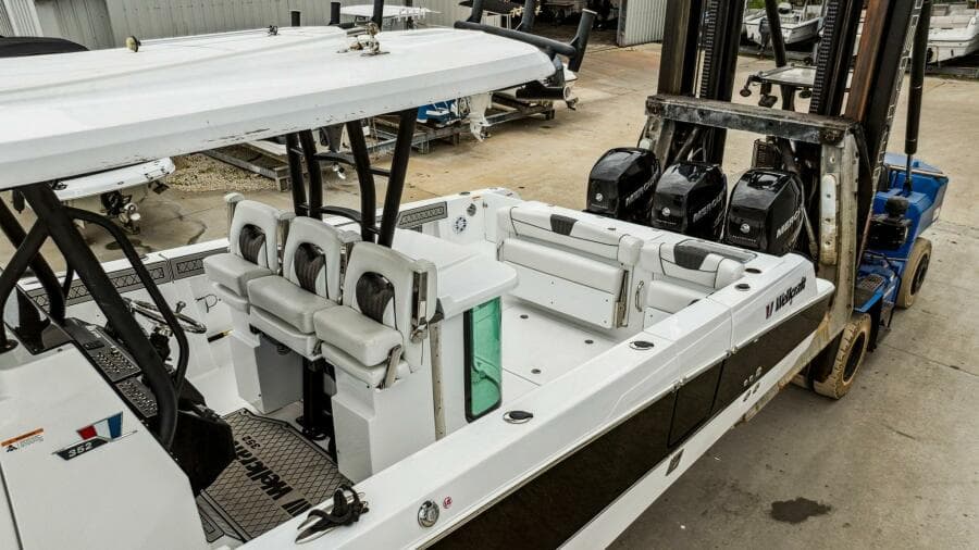 2023 Wellcraft 352 Fisherman Center Console