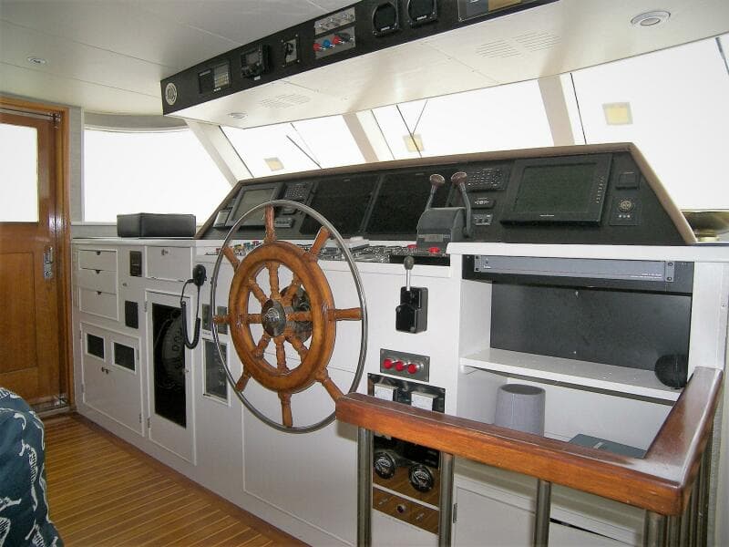 1979 Burger Raised Pilothouse