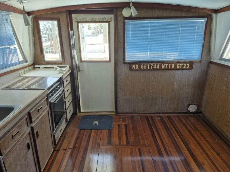 1982 Bertram 38 Convertible - Photo 20