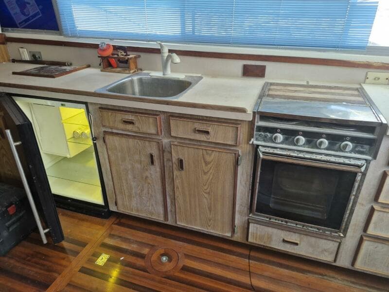 1982 Bertram 38 Convertible - Photo 26