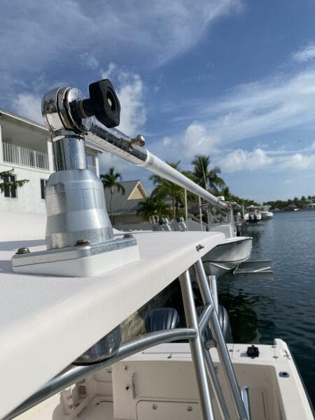 2005 Grady-White Marlin 300