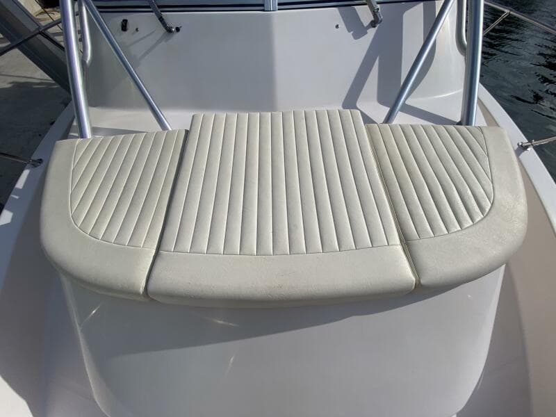 2005 Grady-White Marlin 300