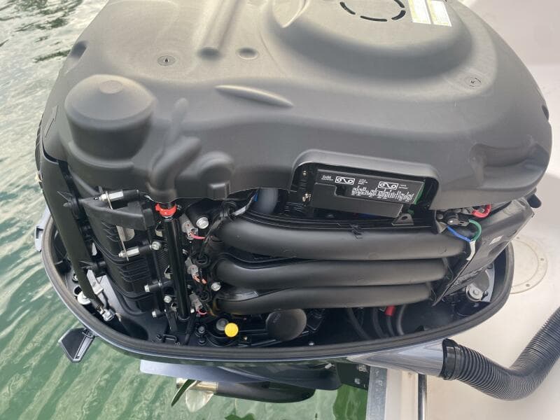 2005 Grady-White Marlin 300