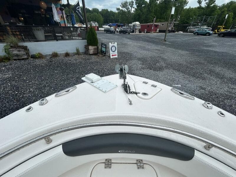2022 Robalo R242 Center Console