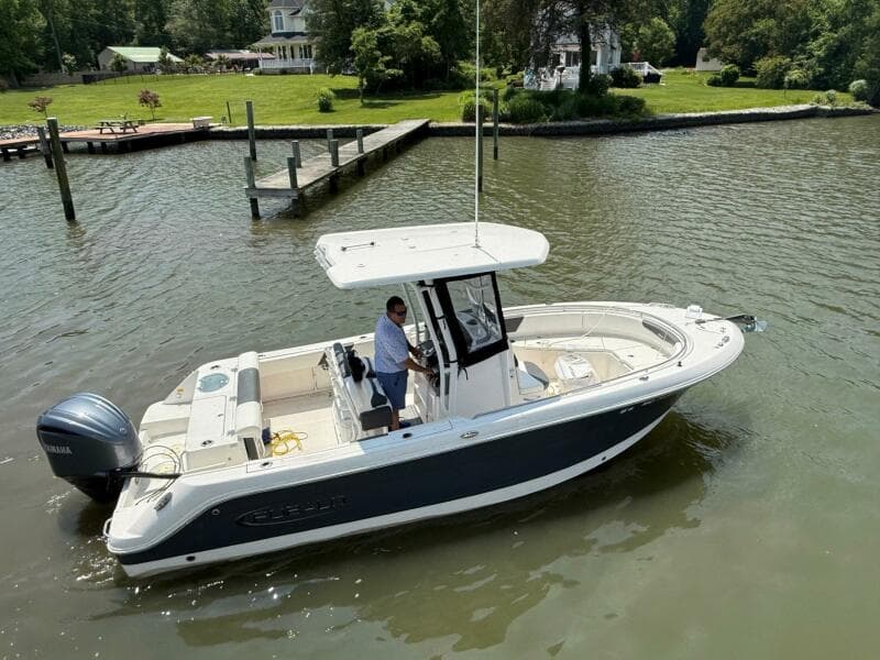 2022 Robalo R242 Center Console