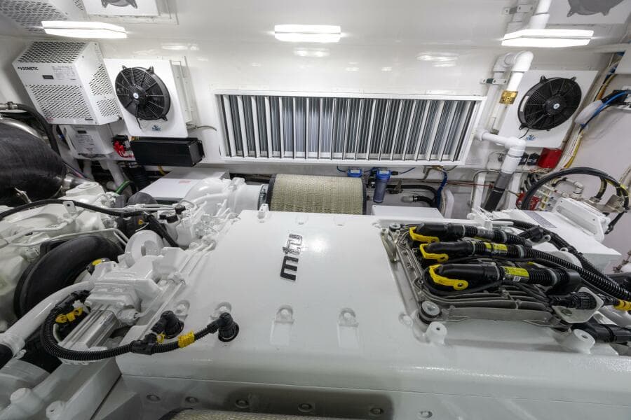 2025 82 Viking Convertible Boujie Engine Room (11)