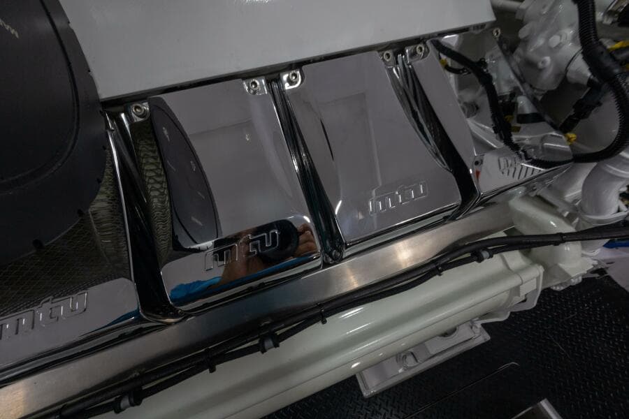 2025 82 Viking Convertible Boujie Engine Room (9)