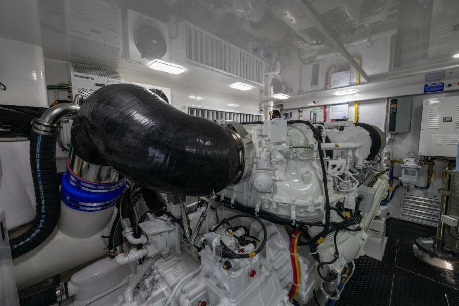 2025 82 Viking Convertible Boujie Engine Room (4)